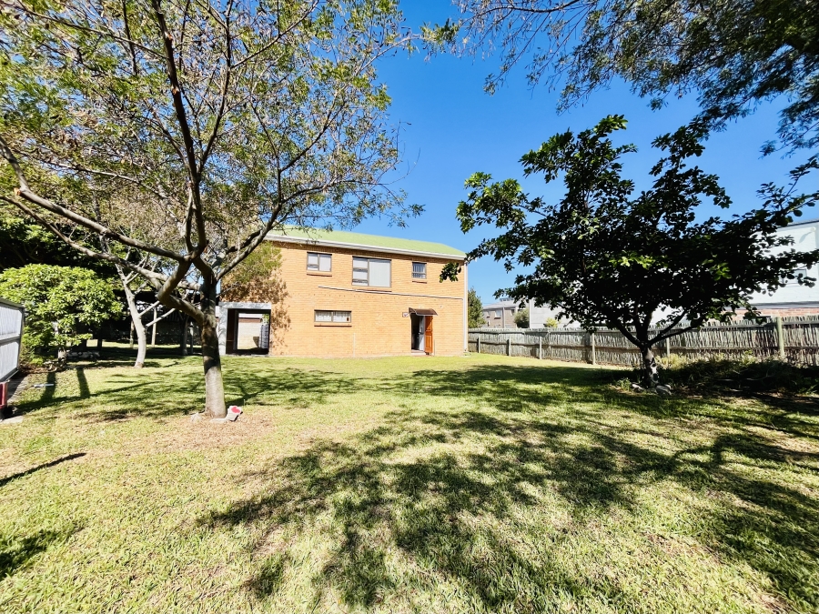 2 Bedroom Property for Sale in Sandbaai Western Cape
